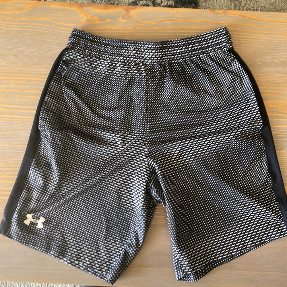 Under Armour small basketball shorts